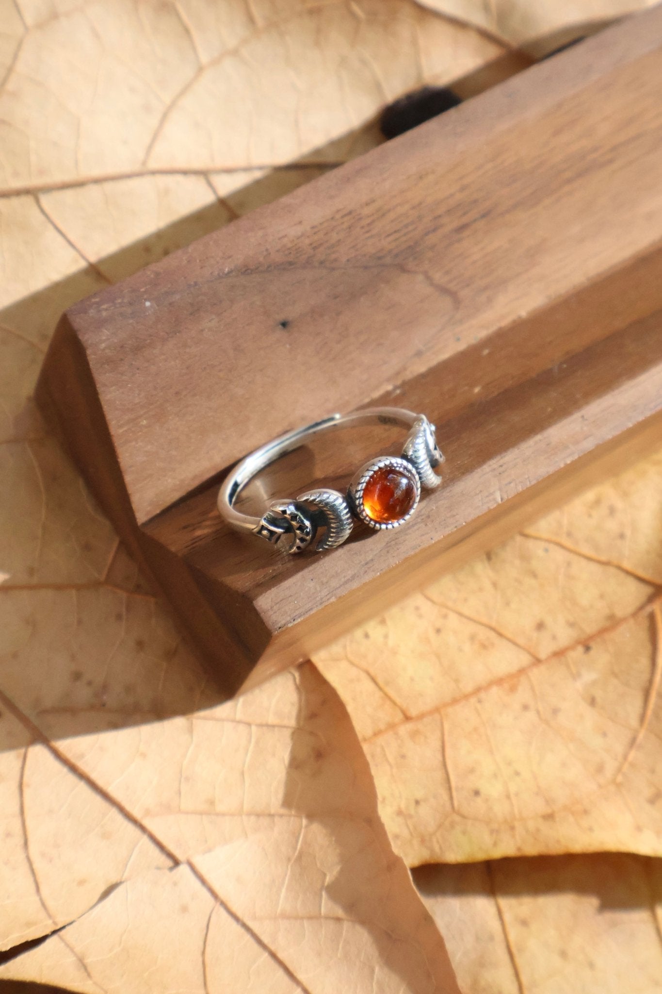 Night watcher - JEN DESIGNRINGS