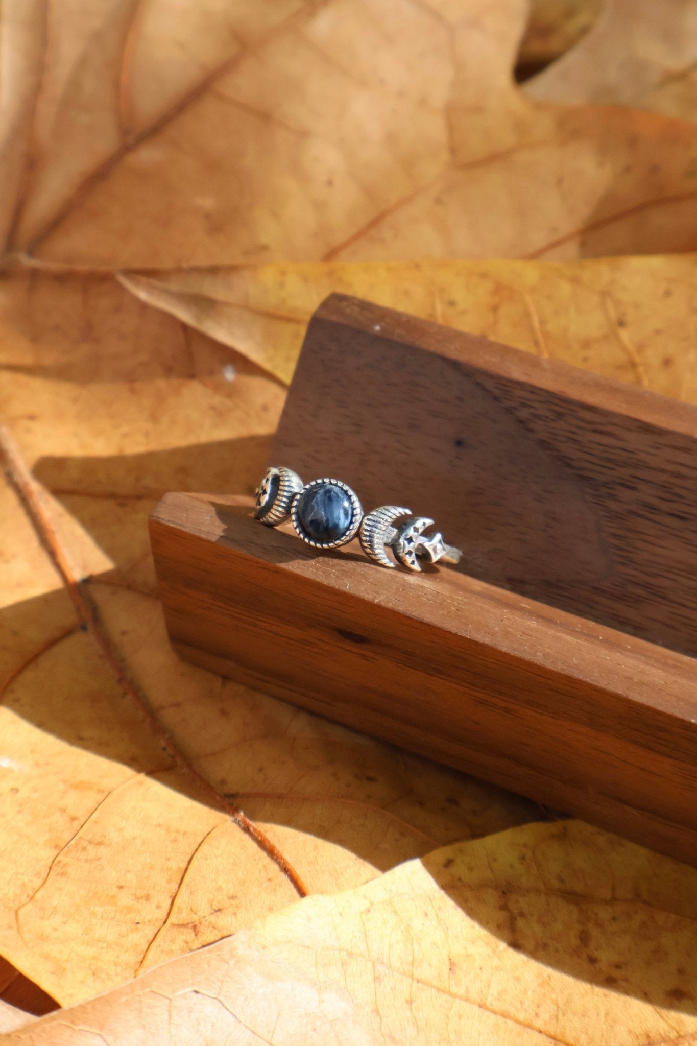 Night watcher - JEN DESIGNRINGS