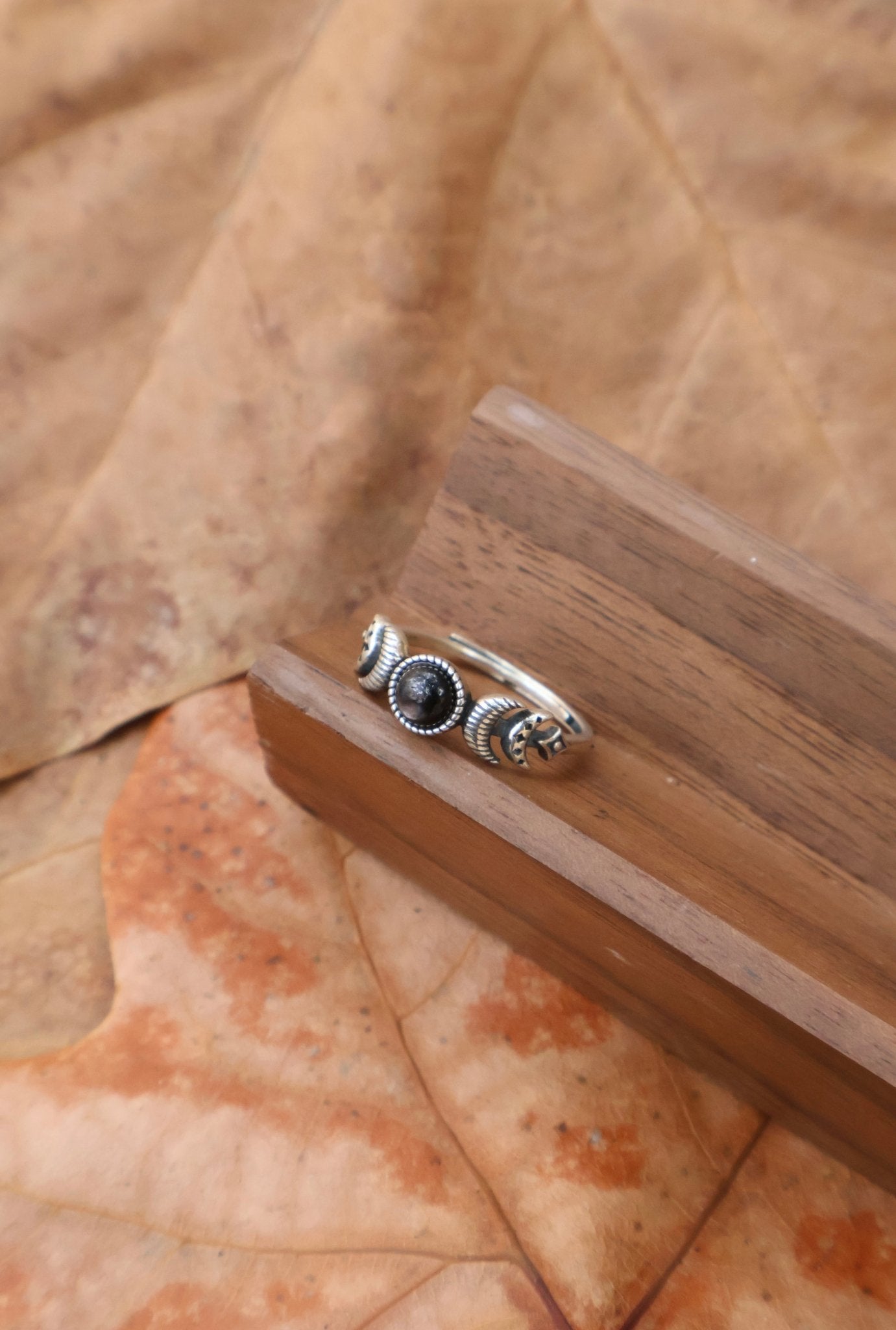 Night watcher - JEN DESIGNRINGS