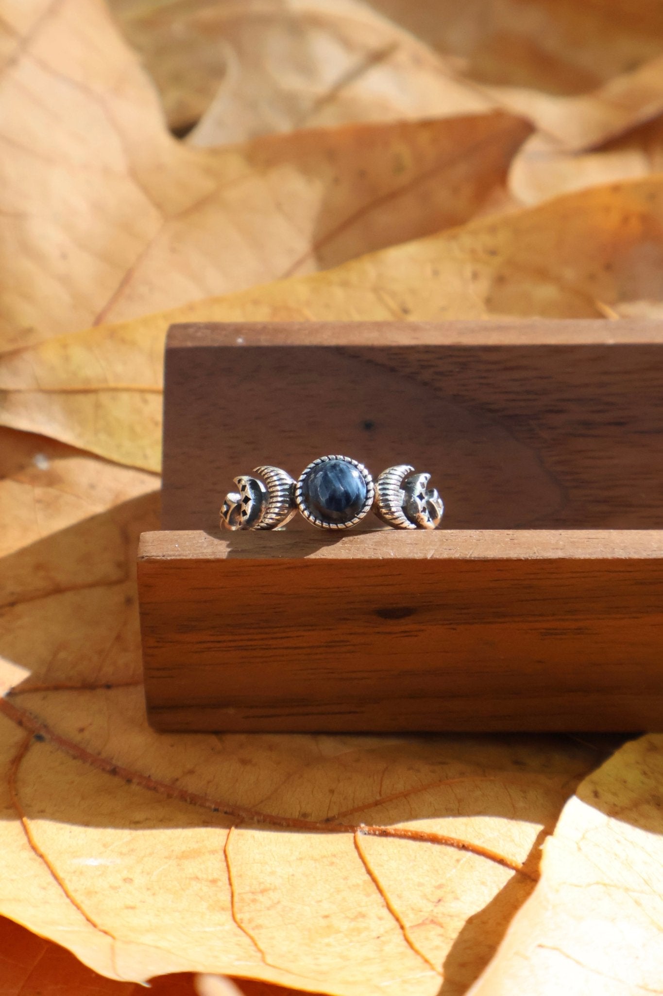 Night watcher - JEN DESIGNRINGS