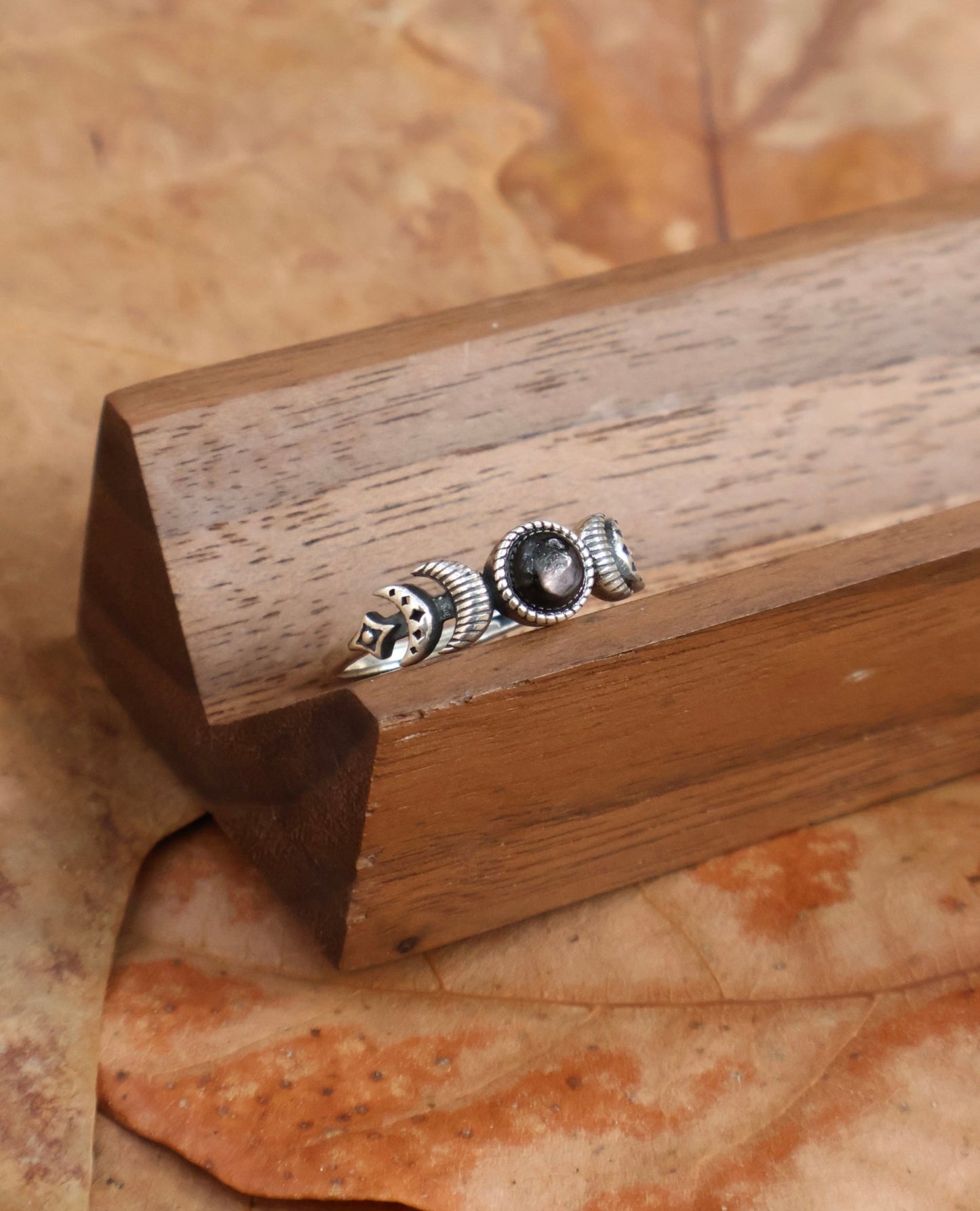 Night watcher - JEN DESIGNRINGS